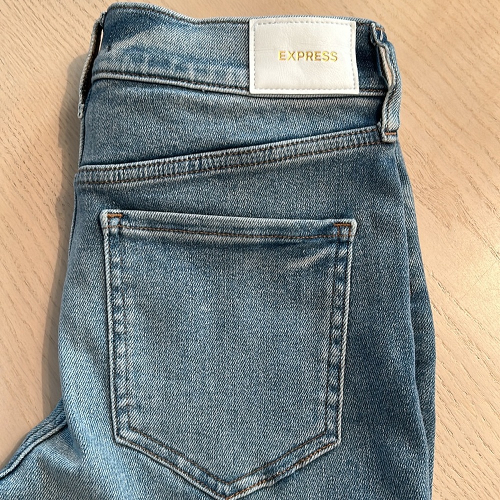 Express Mid Rise Jeans - Picture 12 of 12